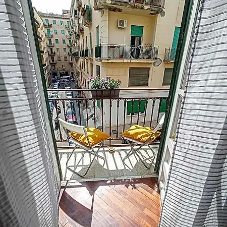 Bandiera 77 B&B